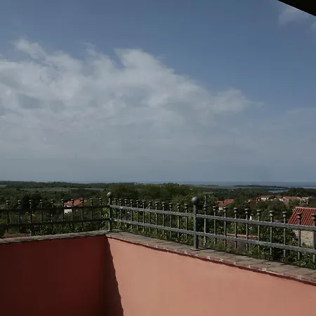 Lorenzo Villa *